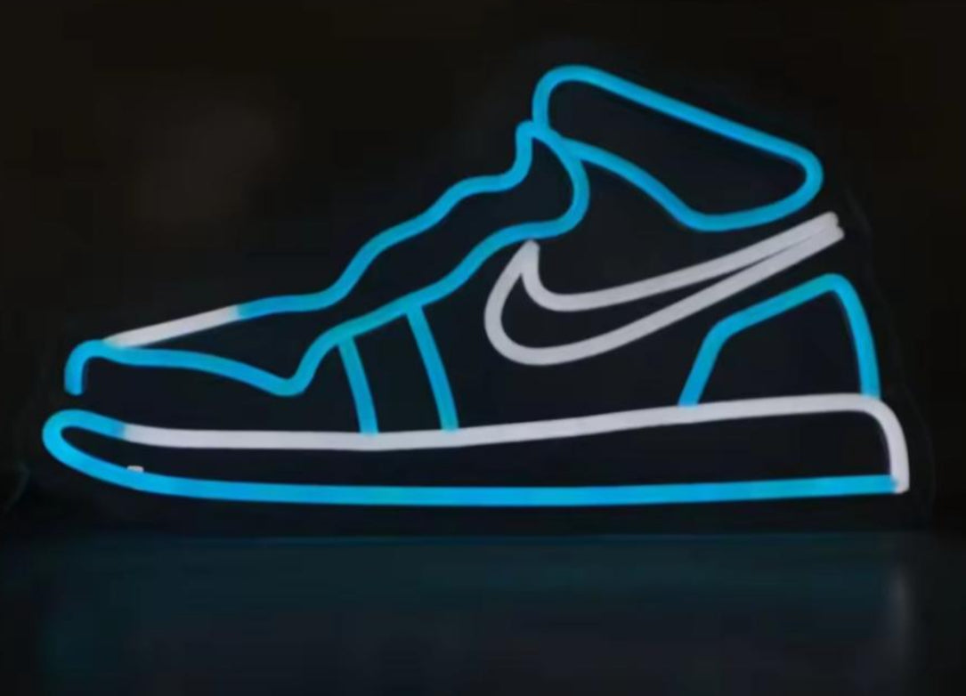 Blue Nike shoe 4D