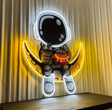 Moon Astronaut (White) 1A